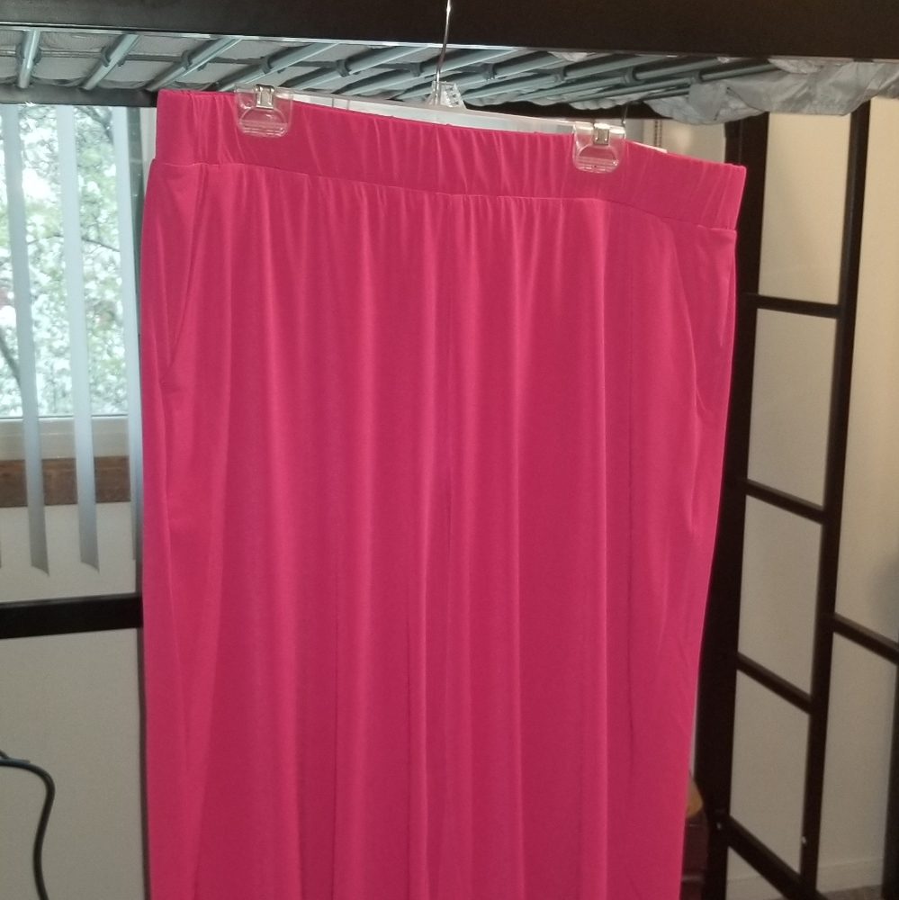 NWT Lane Bryant hot pink wide leg capris. Size 18/20